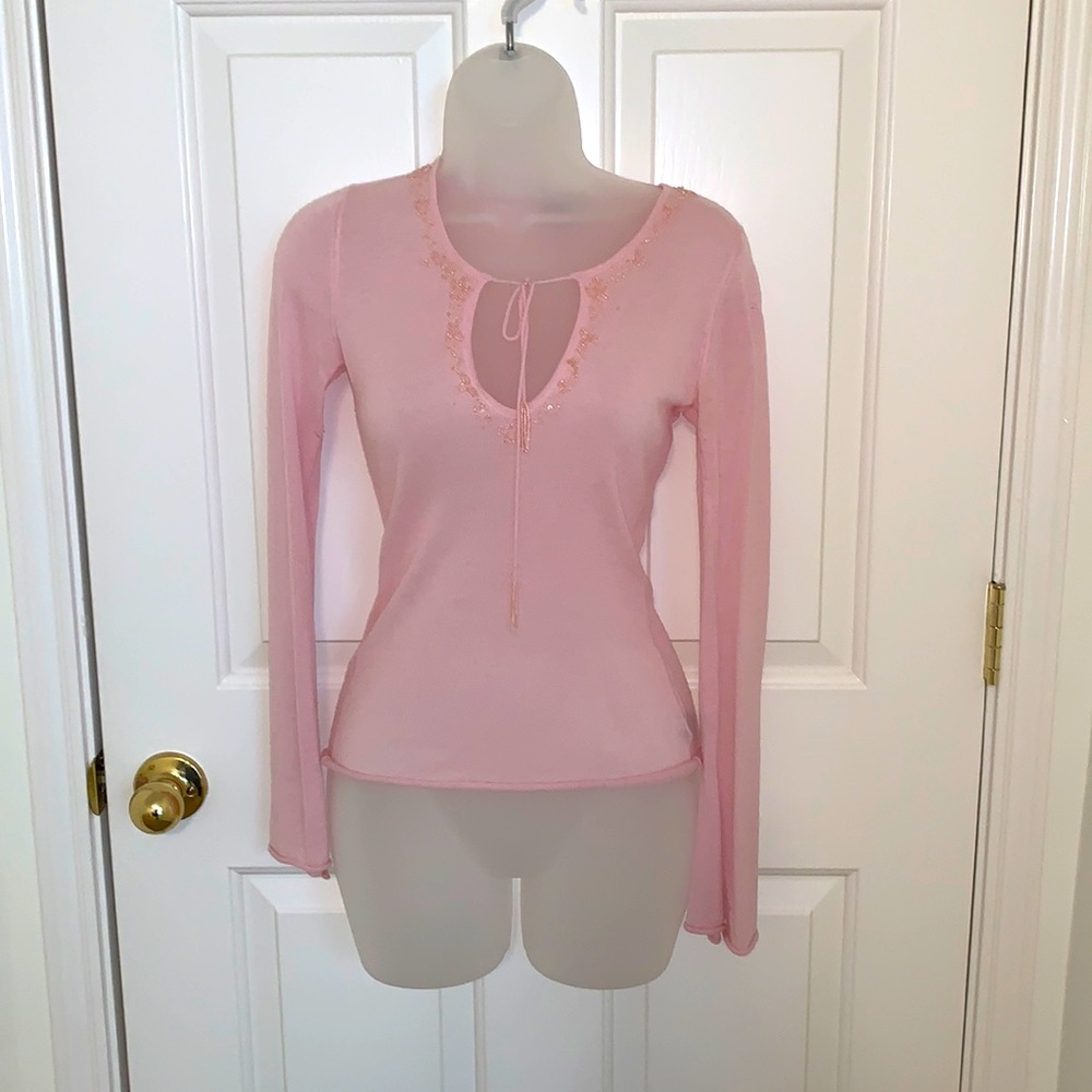 Pre loved cashmere pink elegant sweater with bits.